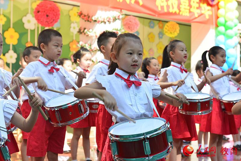 六一國(guó)際兒童節(jié)來(lái)臨之際，北京市第五幼兒園以“啟迪夢(mèng)想、炫彩童年”為主題，舉行親子科技嘉年華活動(dòng)。熊旭 攝