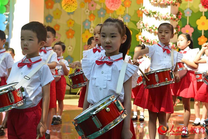 六一國際兒童節(jié)來臨之際，北京市第五幼兒園以“啟迪夢想、炫彩童年”為主題，舉行親子科技嘉年華活動。熊旭 攝