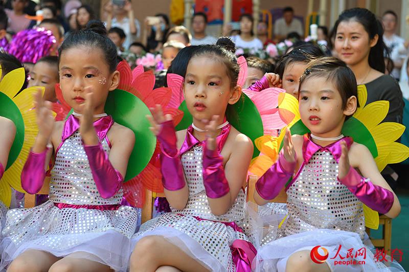 六一國(guó)際兒童節(jié)來(lái)臨之際，北京市第五幼兒園以“啟迪夢(mèng)想、炫彩童年”為主題，舉行親子科技嘉年華活動(dòng)。熊旭 攝