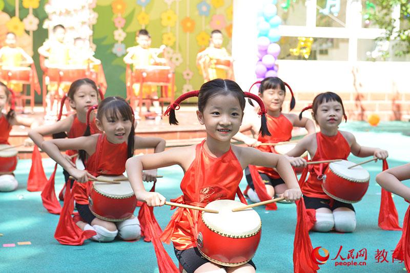 六一國際兒童節(jié)來臨之際，北京市第五幼兒園以“啟迪夢想、炫彩童年”為主題，舉行親子科技嘉年華活動。熊旭 攝